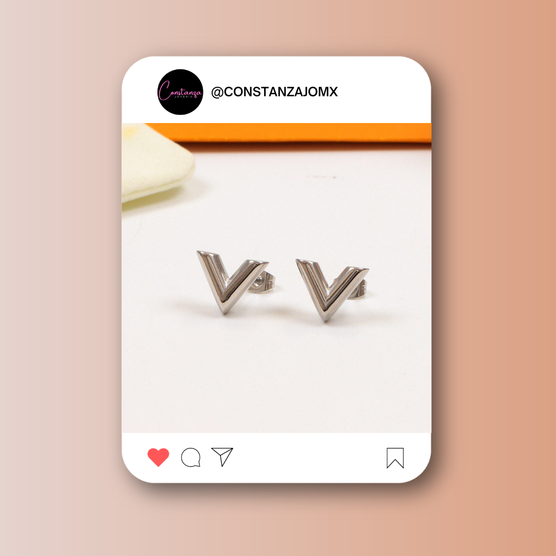 Aretes Louis V Minimalistas Plateados